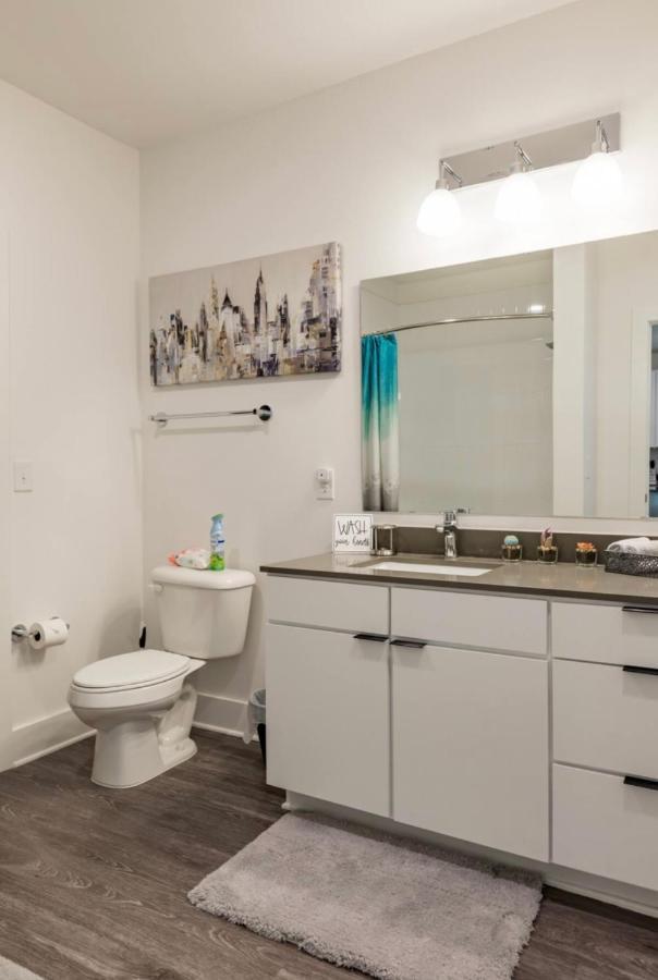Luxury 2br 2ba Apt With Gym Pool & Free Parking Appartement *