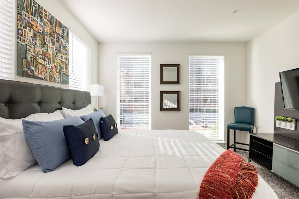 Appartement Luxury 2br 2ba Apt With Gym Pool & Free Parking *